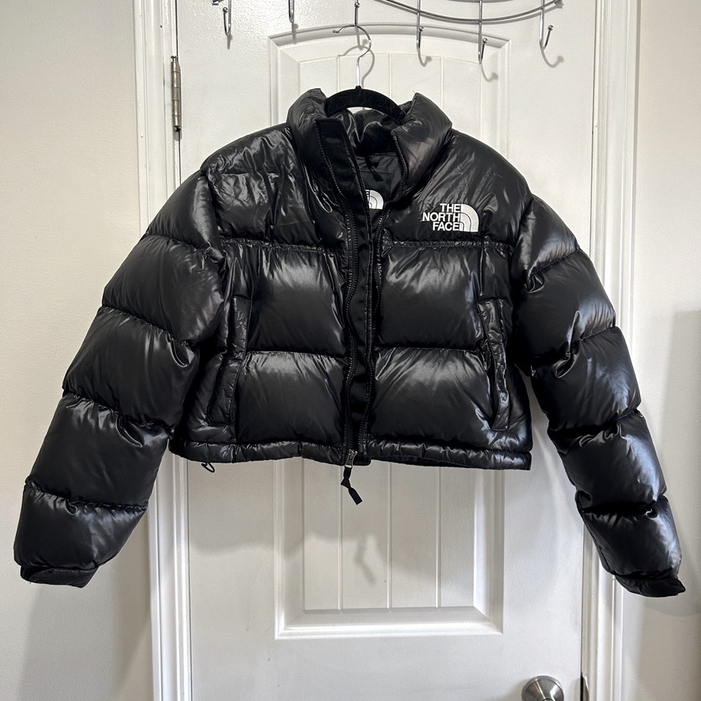 The North Face Nuptse Cropped Puffer Jacket women’s in size medium NWOT